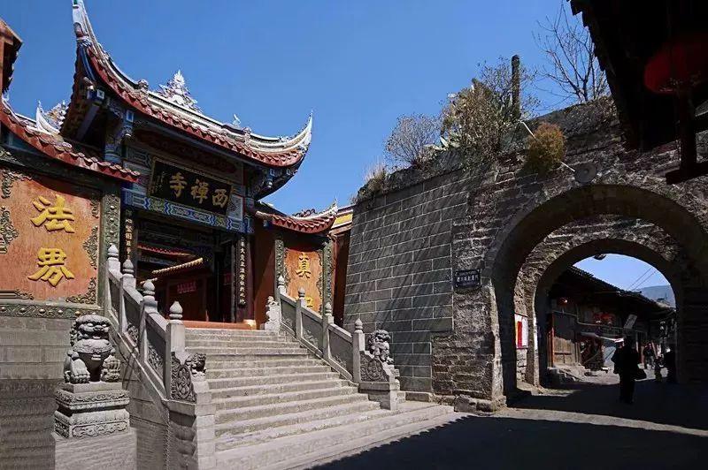 据说黄土高原在亿年前是“鲨鱼”的家园，是什么原因导致大海变成沙漠的呢？